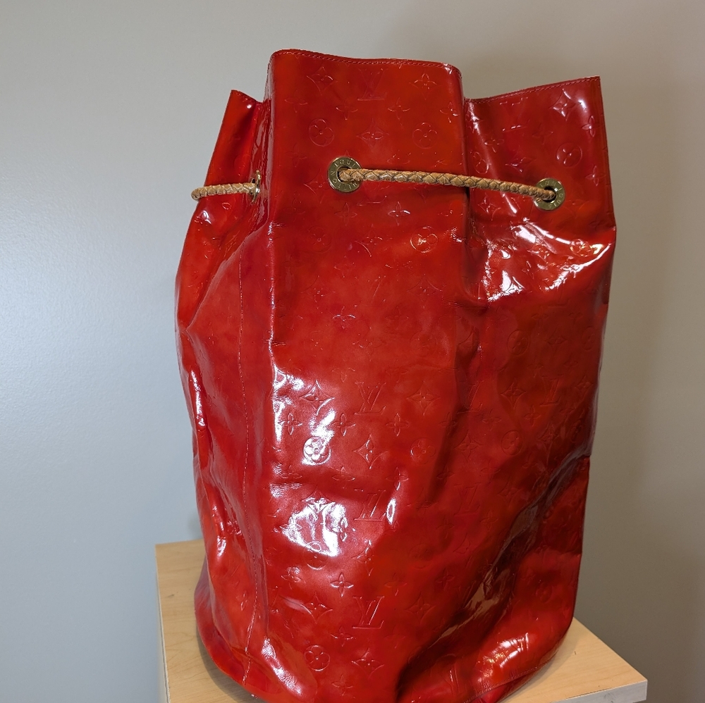 Louis Vuitton XL Morton vernis rouge backpack
